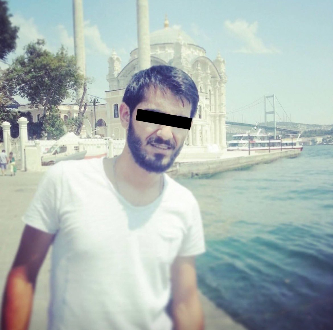 Azerbaycan Türkü taklidi yaparak muhaliflik ve İslam düşmanlığı yapan şahsın kimlik bilgileri ifşa oldu. 

Kendisinin yezidi bir kürt ve tecavüzcü olması sosyal medyada gündem oldu.