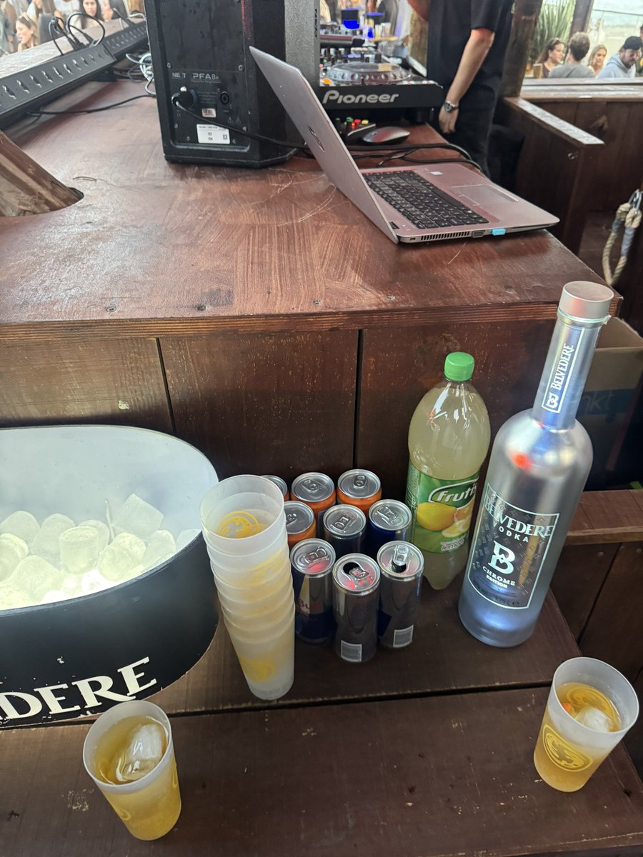 get money niggas

touching grass today