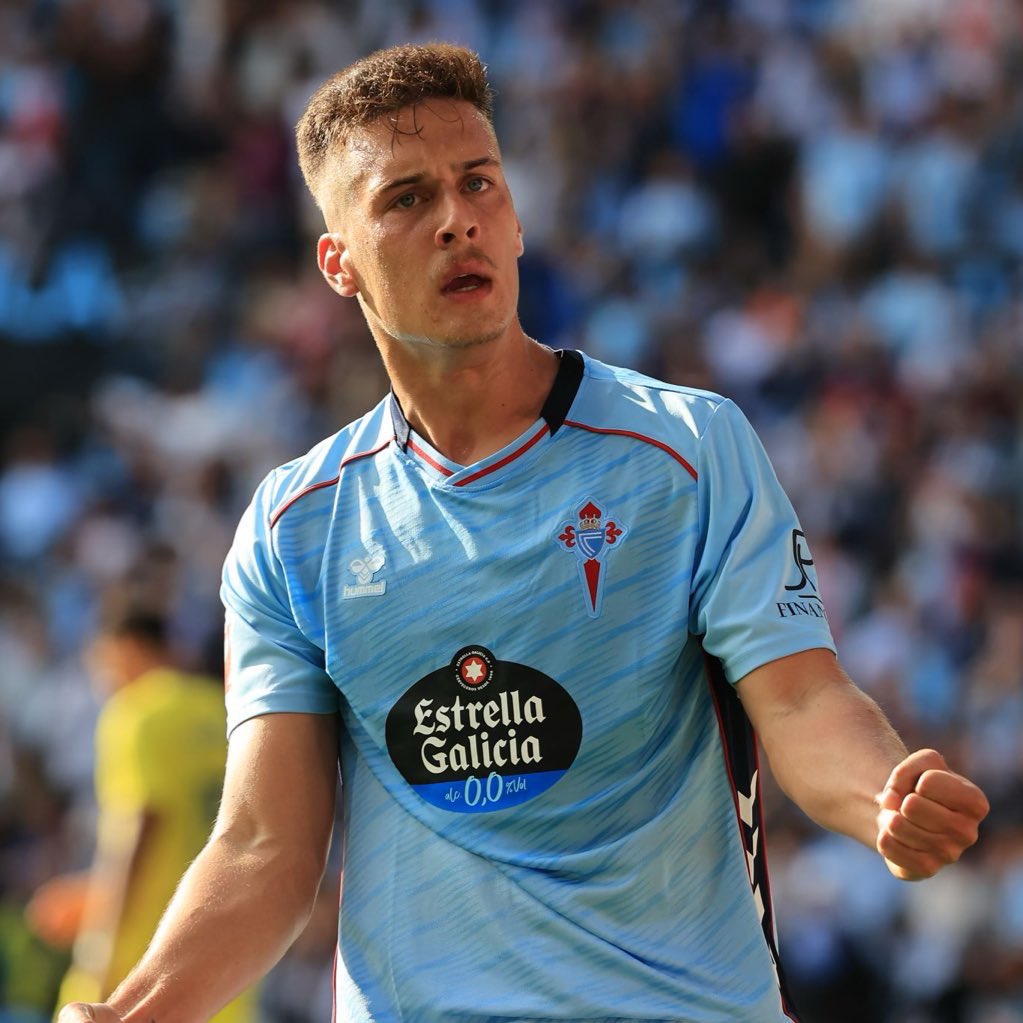 Vaya partidazo de <a href="/Manufdeez10/">Manuel Fernández</a> esta tarde.

El cambio de orientación hacia Javi Rueda para asistir a Borja Iglesias es una barbaridad.

Ya van dos pases claves que han terminado en gol en tan solo cuatro jornadas de Liga.