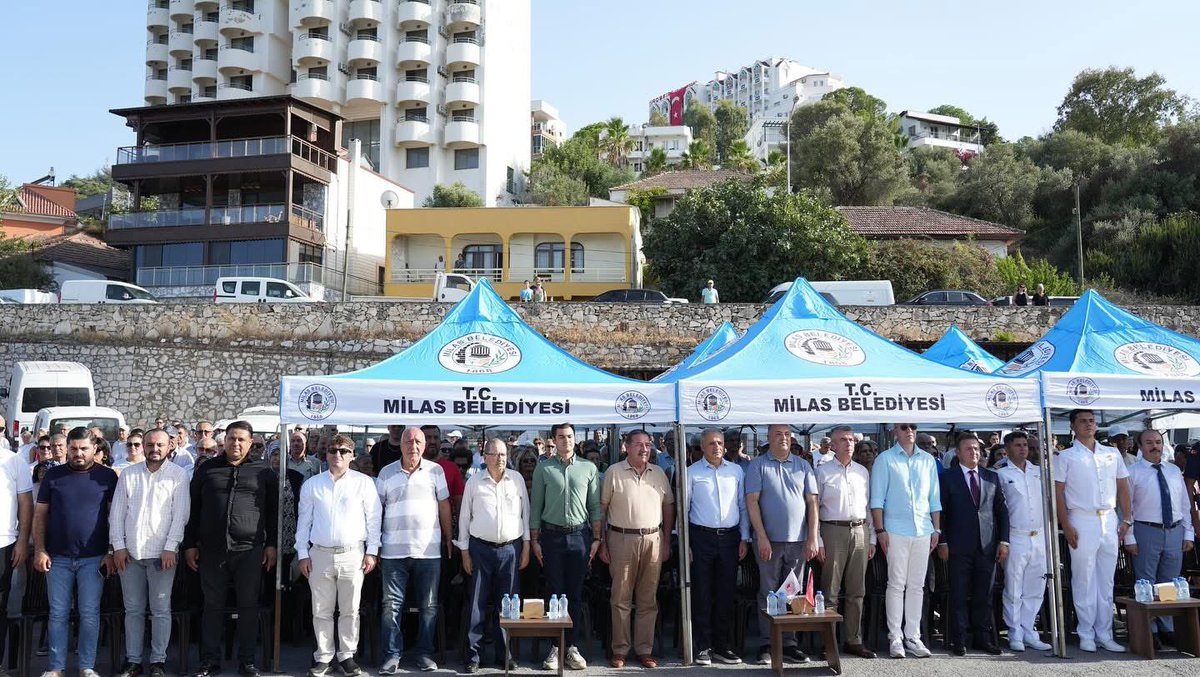📍Milas / Güllük 

Sayın Millet Vekilimiz Kadem Mete , İl Başkan Yardımcılarımız , İlçe Başkan Yardımcılarımız , Meclis Üyelerimiz ve İlçe Yönetim Kurulu Üyelerimiz İle Birlikte İl Tarım Müdürlüğümüzce Düzenlenen Av Sezonu Açılış Törenine Katılım Sağladık. 

#Milas #Muğla #Balık