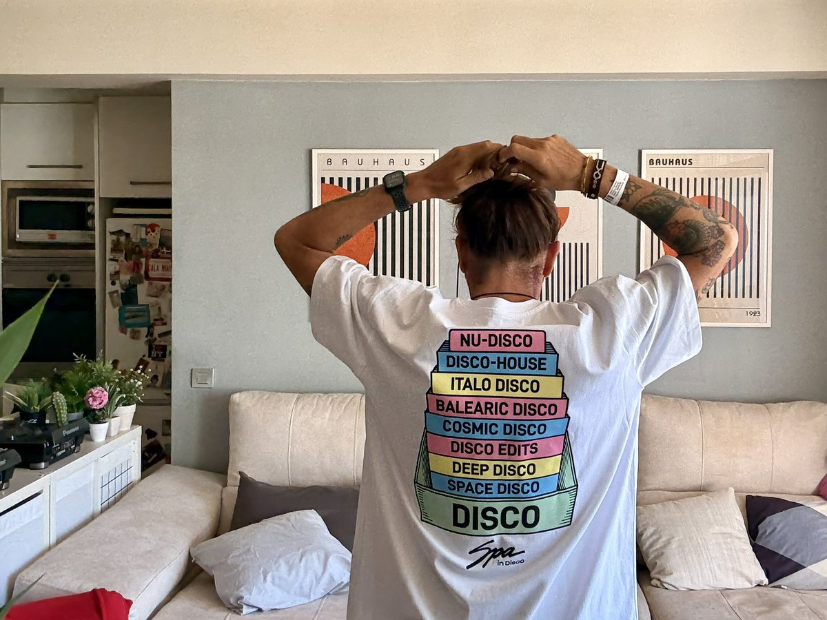 💎 New collection Spa In Disco 💎
More than fashion, a manifesto: disco culture turned into fabric. 
.
Oversized, 100% organic cotton, crafted with style and conscience.
.
You can now head over to our <a href="/Bandcamp/">bandcamp</a> merch store to reserve yours
.
spaindisco.bandcamp.com/merch/new-spa-…
.