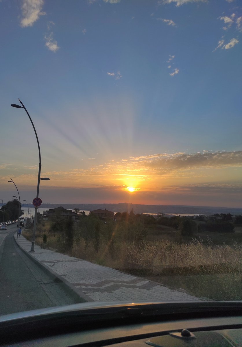 ozlem3439's tweet photo. Mevsimin son gün batımı🥺
Hoşçakal #ağustos ve #yaz 
Hoş gel lütfen #eylül ve #sonbahar 🍃🍂🙏🏻
#31ağustos2025 https://t.co/1BTagJloJ0