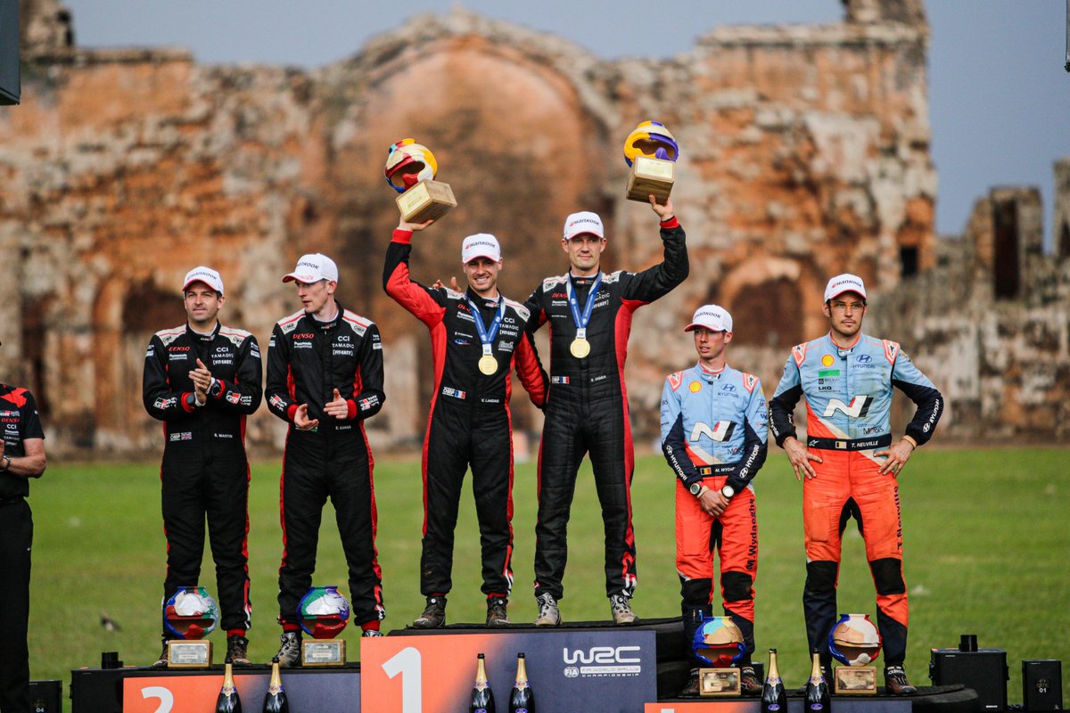 Un momento histórico para el Paraguay.  ¡Felicitaciones a los campeones! 

Sébastien Ogier y Vincent Landais se consagran en el primer WRC Ueno Rally del Paraguay. Una carrera legendaria que quedará grabada en la memoria de todos. 

¡Paraguay en lo más alto del mundo motor! 🙌🇵🇾
