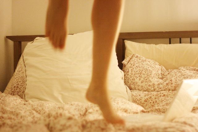 پیمانه ها، به چهل رسید و از آن برگذشت…
افسانه های سرگردانی ات ای قلب در به در
به پایان خویش نزدیک می شود…
#احمد_شاملو