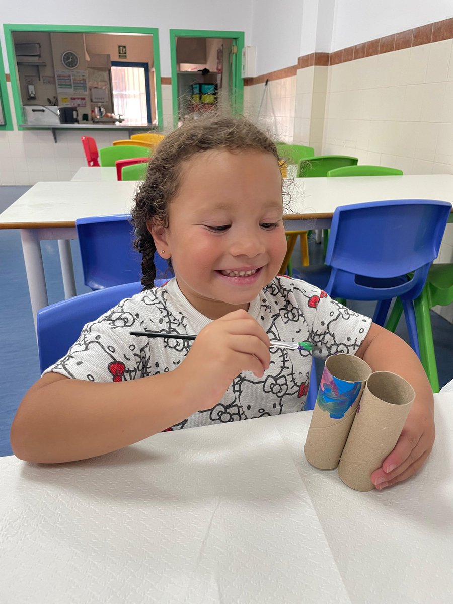 cd_safa's tweet photo. 👦🏼 Los más peques del club han elaborado prismáticos con materiales reciclados, aprendiendo la importancia de dar una segunda vida a los objetos y de cuidar el medio ambiente ♻️🌍
#BasketSOStenible
#BecasVerdes
#BecaVerde
#Urbaser
#Valorcesto
#BaloncestoAndalucia
@FAB_Andaluza https://t.co/Th7By5ERn1