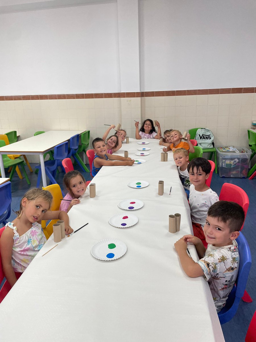 👦🏼 Los más peques del club han elaborado prismáticos con materiales reciclados, aprendiendo la importancia de dar una segunda vida a los objetos y de cuidar el medio ambiente ♻️🌍

#BasketSOStenible
#BecasVerdes
#BecaVerde
#Urbaser
#Valorcesto
#BaloncestoAndalucia
<a href="/FAB_Andaluza/">Federación Andaluza de Baloncesto</a>