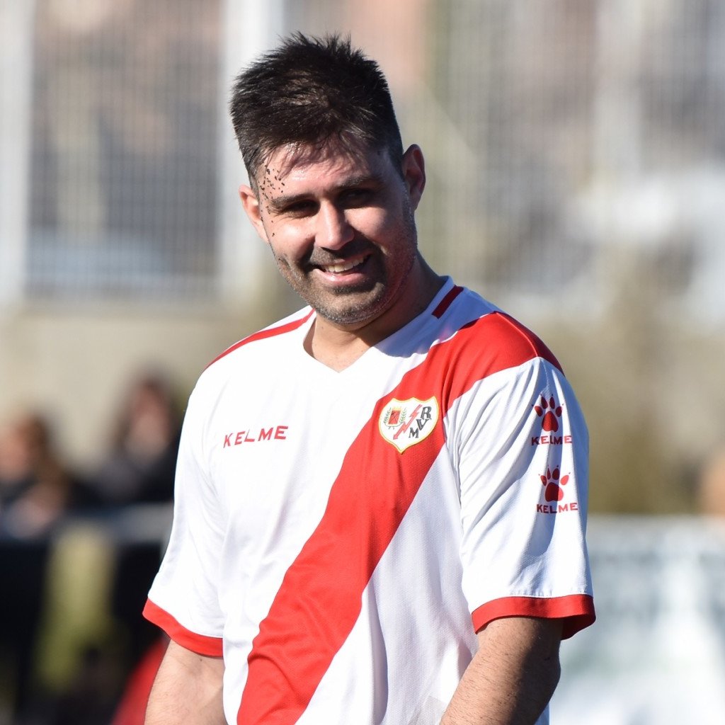 Hoy, el presidente de <a href="/afefutbol/">AFE</a> David Aganzo <a href="/davidaganzo/">David Aganzo</a>, no sale en defensa de la salud de los futbolistas del Barça, por tener que disputar un partido en un terreno de juego en tan nefastas condiciones, por lo que sea...