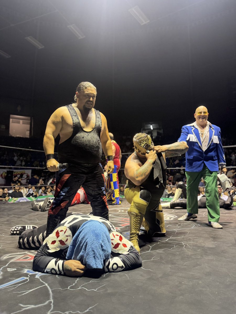 A message to LA Park! I told you we’d get your mask! I told you this wasn’t over! Good Gawd! Photos by RJN <a href="/luchalibreonlin/">Lucha Libre Online</a>