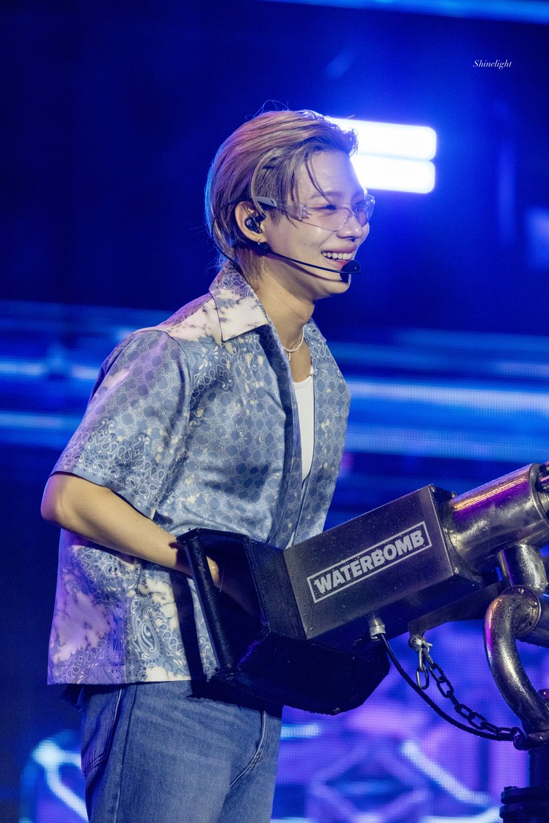 shininglight525's tweet image. 30.08.25

WATERBOMB IN SINGAPORE
-
신나는 태민이
-
#SHINee #샤이니 
#태민 #TAEMIN 
#TAEMIN_WATERBOMB2025