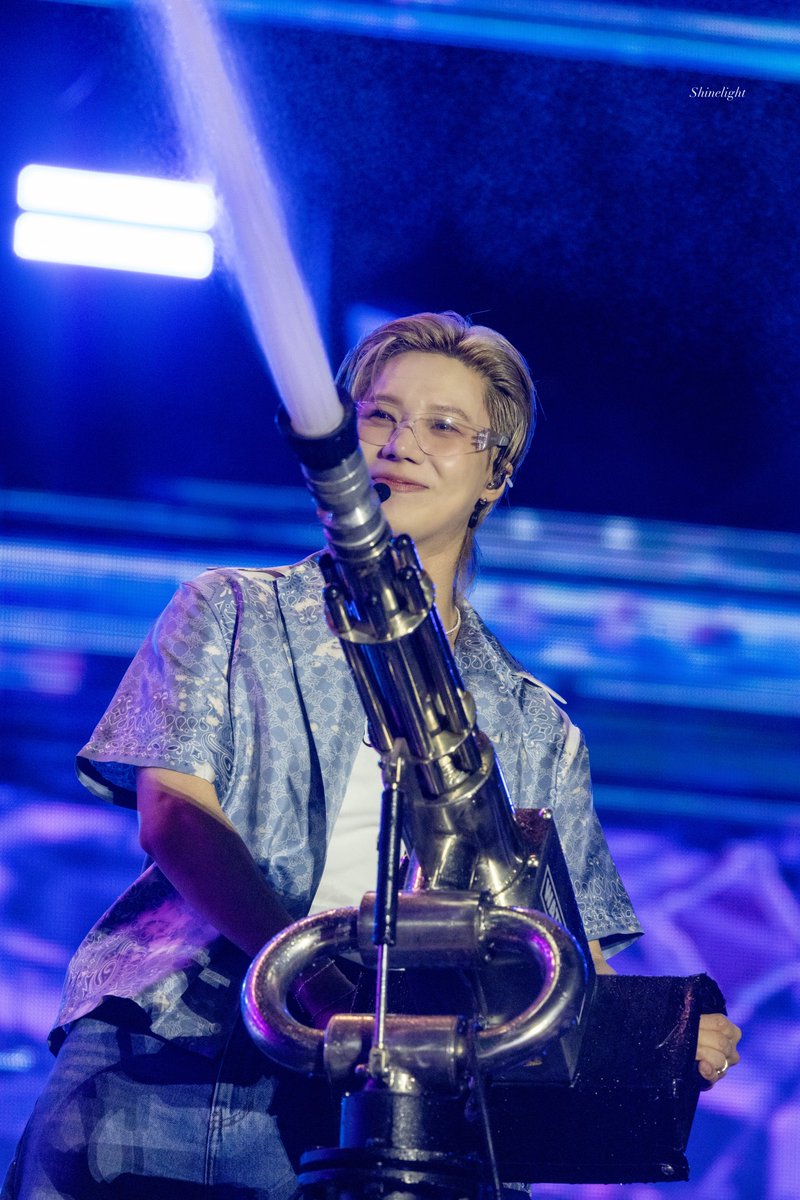 shininglight525's tweet image. 30.08.25

WATERBOMB IN SINGAPORE
-
신나는 태민이
-
#SHINee #샤이니 
#태민 #TAEMIN 
#TAEMIN_WATERBOMB2025