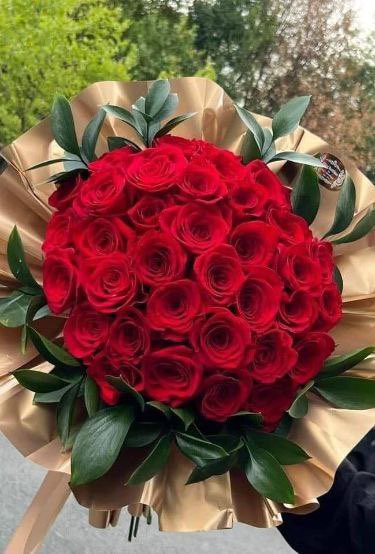 الوعود الكاذبة  
كباقة الورد المهداة..
تفرحنا كثيراً.....
لكنها... تذبل..سـريعاً