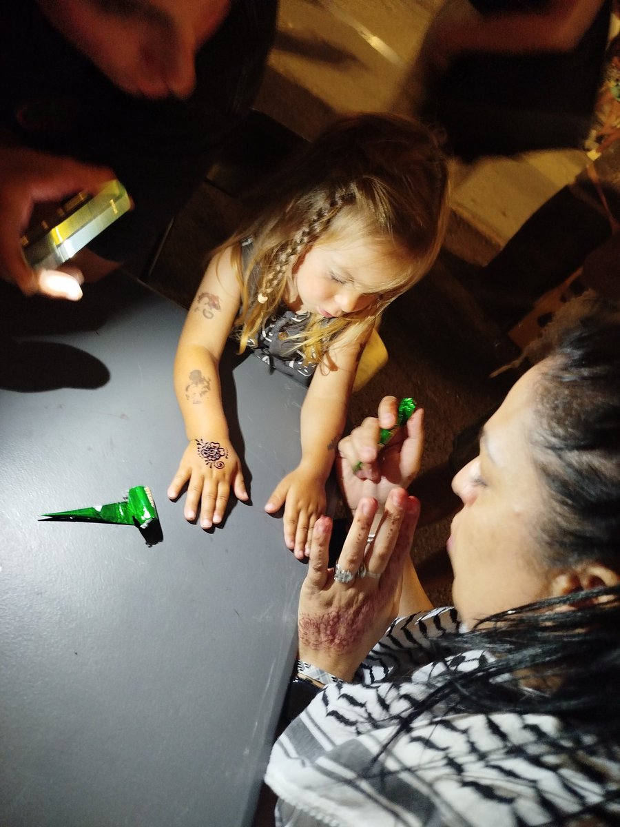 🇵🇸 Emotiu cap de setmana d' esforç militant donant suport a la <a href="/GlobalSumudF/">Global Sumud Flotilla</a> al port de Barcelona. 
Aquest és el camí: cal ser-hi, posicionar-se, arremangar-se i tornar als carrers al costat de la gent, però de veritat.
Visca el poble palestí ! 🇵🇸
#freepalestine
#StopGenocide