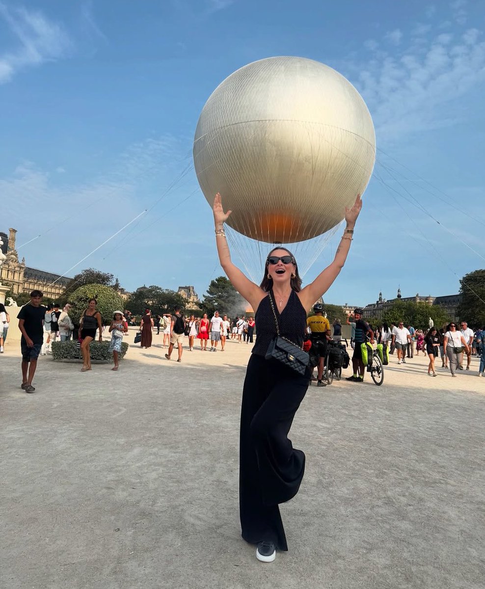 Hadise'nin Paris paylaşımları.