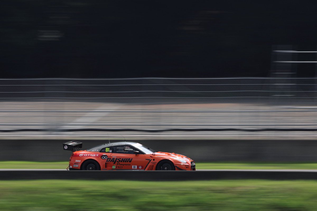 Ry6666o's tweet image. GT Asia  Japan Cup  Okayama
RACE2

ピットスタート→P2🏁

なんと、オペレーションミスでピットスタートになってしまい最後尾からのレースになってしまいました…😞
何とかトップで襷を渡せてよかったです。
次戦鈴鹿、優勝目指してやったります！！
また応援よろしくお願い致します🎶

 #GTWC…