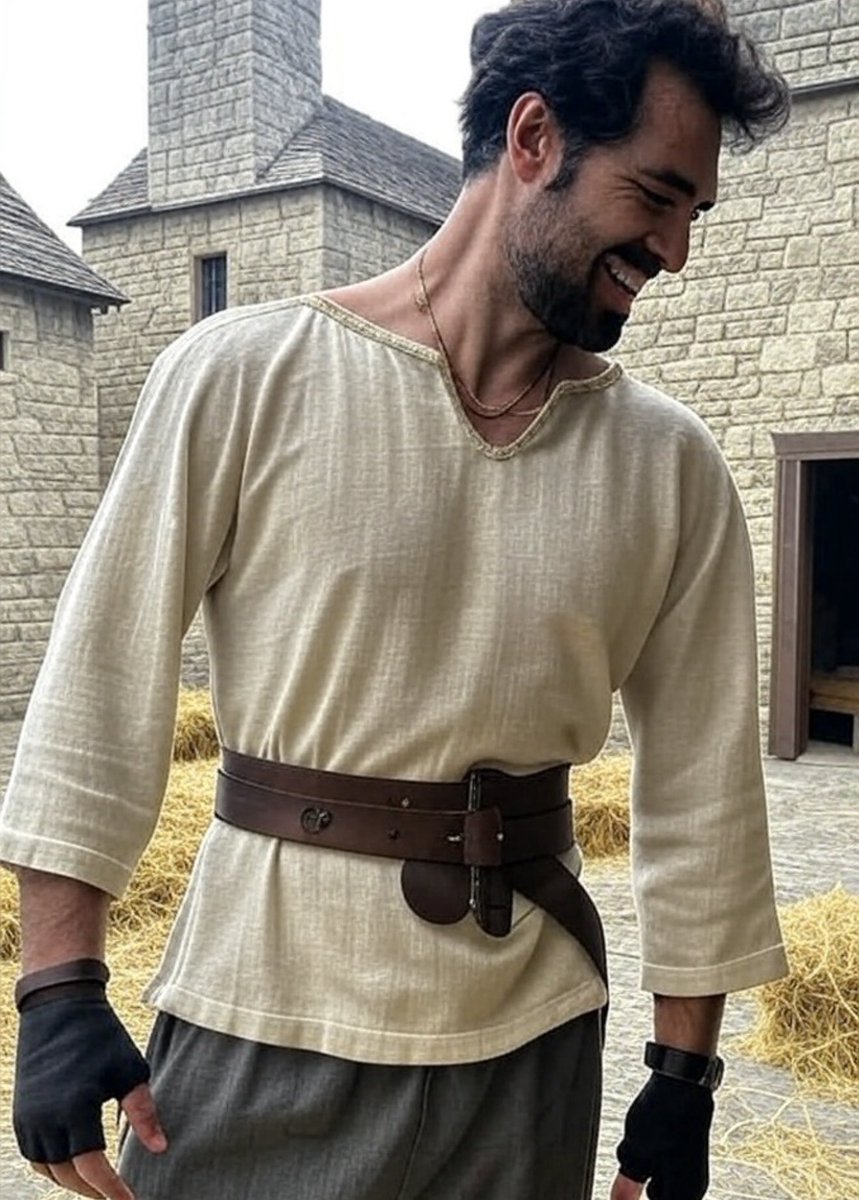 I covered the hottie body .. sorry girls 🤭🤭

but I couldn’t cover the big muscles … 😚😚

#HalilİbrahimCeyhan