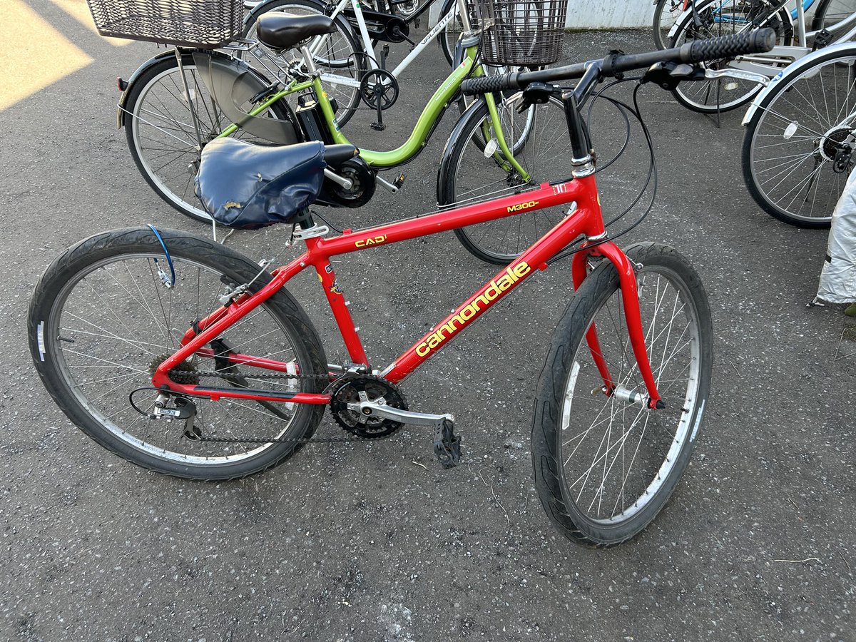 昨日夜、札幌で僕の自転車が盗難に遭いました
この自転車で色々な場所に行ったり、ずっと助けになってくれたもので僕にとってかなり大事なものなので本当に見つかって欲しいです､､､！
もし些細な情報を見つけることができれば連絡頂きたいです！🙇