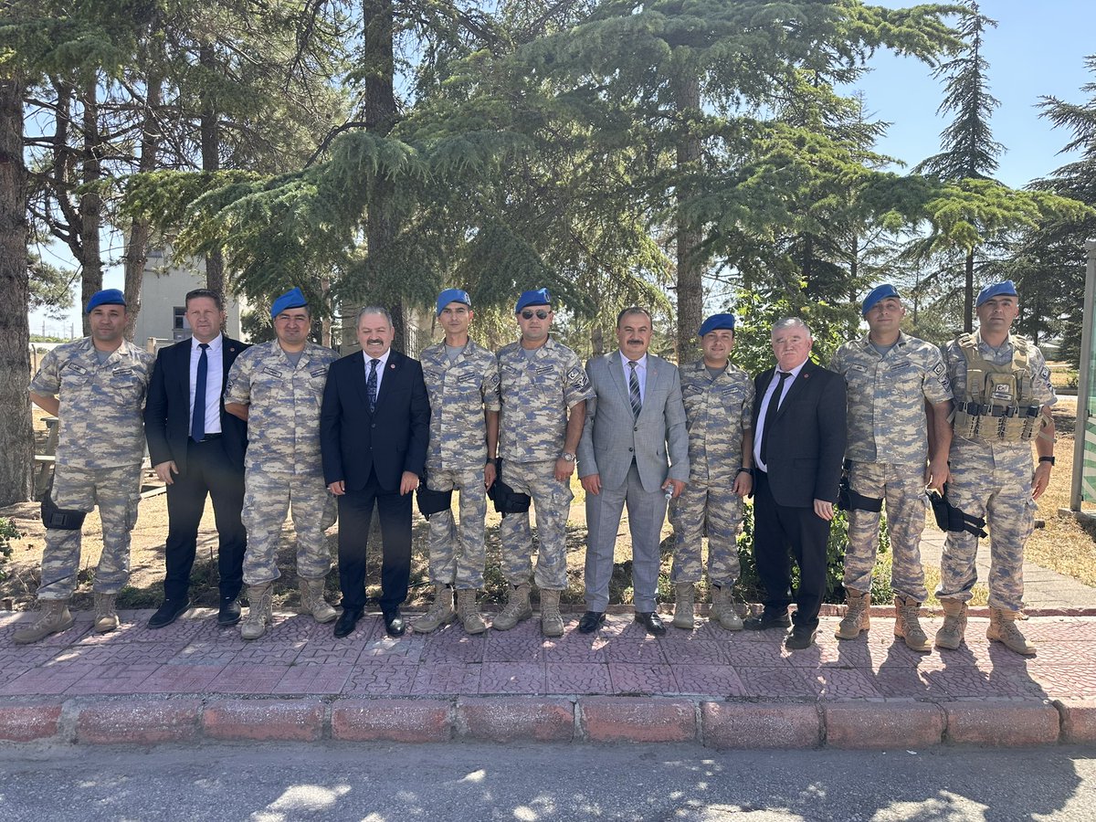 📌 *Sayın Cumhurbaşkanımız, Değerli Bakanlarımız ve Kıymetli Bürokratlarımızın Dikkatine*

🎖️ *Uzman Çavuşlarımız*, yurdun dört bir yanında canı pahasına görev yaparken; görev dışında da sistemsel bazı sorunlarla mücadele etmektedir. Bu sorunlar yalnızca personelin değil, kurumun