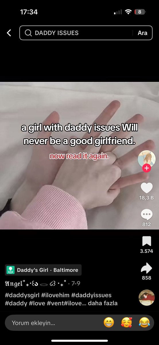 strfrbardak's tweet image. şeyi farkediyo musunuz sosyal medyada küçük kızları hayatlarının lana del rey şarkısı olduğuna ve yaşça büyük bi erkeğin ailevi problemlerine çözüm getireceğine (daddy issues falan) inandırıyorlar. pedofili inanılmaz derecede romantize ediliyor ve buna dur diyen hiç kimse yok