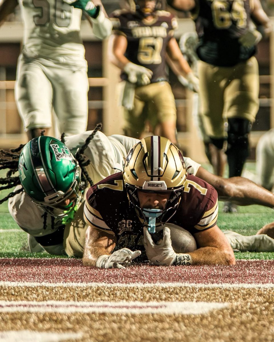 The way it should be… the OL in the background opening the holes &amp; passing lanes establishing the foundation for 606yds offense 392 rushing (3rd most in TXSTATE FBS history). GREAT job OL &amp; coaches. Great 1st step. Next week is a big one. <a href="/BrockfromBrock/">Brock Riker</a> #TakeBackTexas