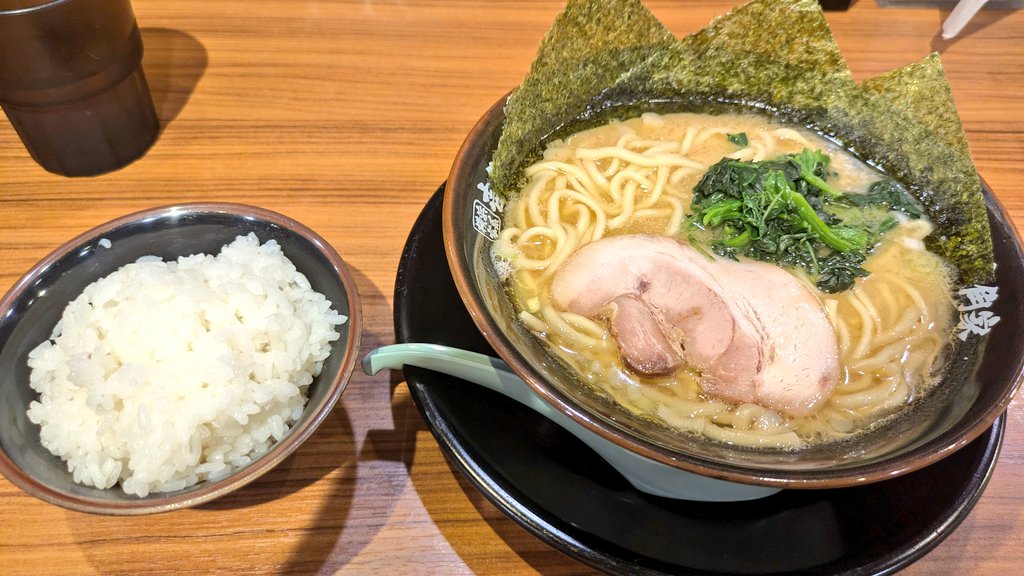 気づけば8月最終日やったのね。。。

誕生日やらイベントやら9月の稽古始まったりやら、気づいたら一瞬で過ぎ去ってた←

夏っぽい事何もしてなーい!!!!!
遅れてでもなんかでけたらええなぁ…！
