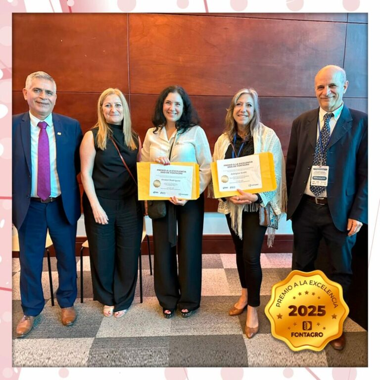 Equipo del INTA gana Premio a la Excelencia de FONTAGRO por aumentar la productividad en avicultura familiar minimizando el impacto de la coccidiosis, enfermedad parasitaria. Nota: shorturl.at/zTWAw Video: shorturl.at/um1d1 #ciencia #Tecnología #avicultura