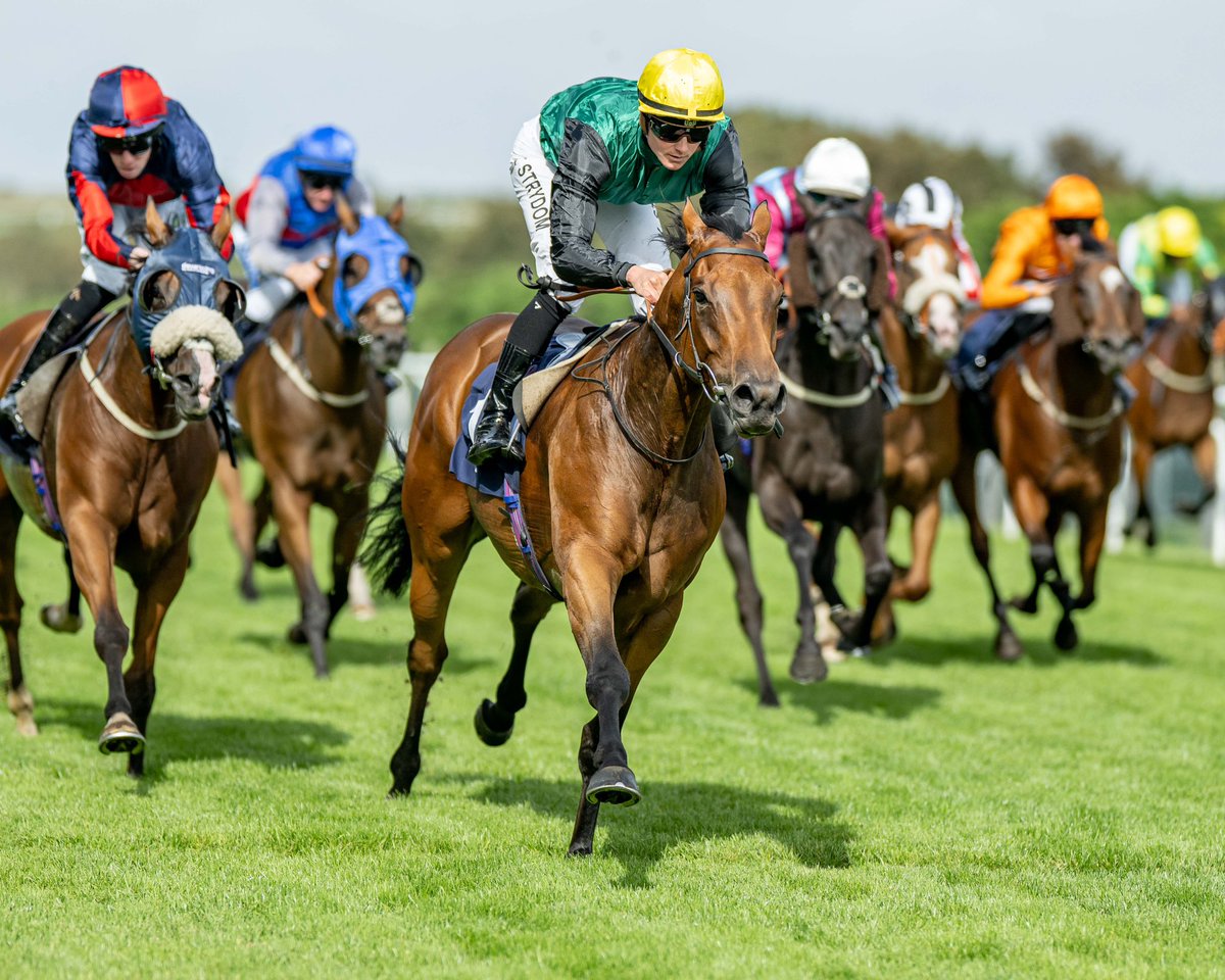 RACE 4 RESULT - Brighton Sprint Series Final Handicap (Brighton Summer Sprint Series Final) 

🥇 Pietro 
🥈 B Associates 
🥉 Graduated 

Jockey: Kyle Strydom 
Trainer: James Fanshawe
Owner: D I &amp; F M Russell 

📸 <a href="/dcoolimages/">Darren Cool Images</a>