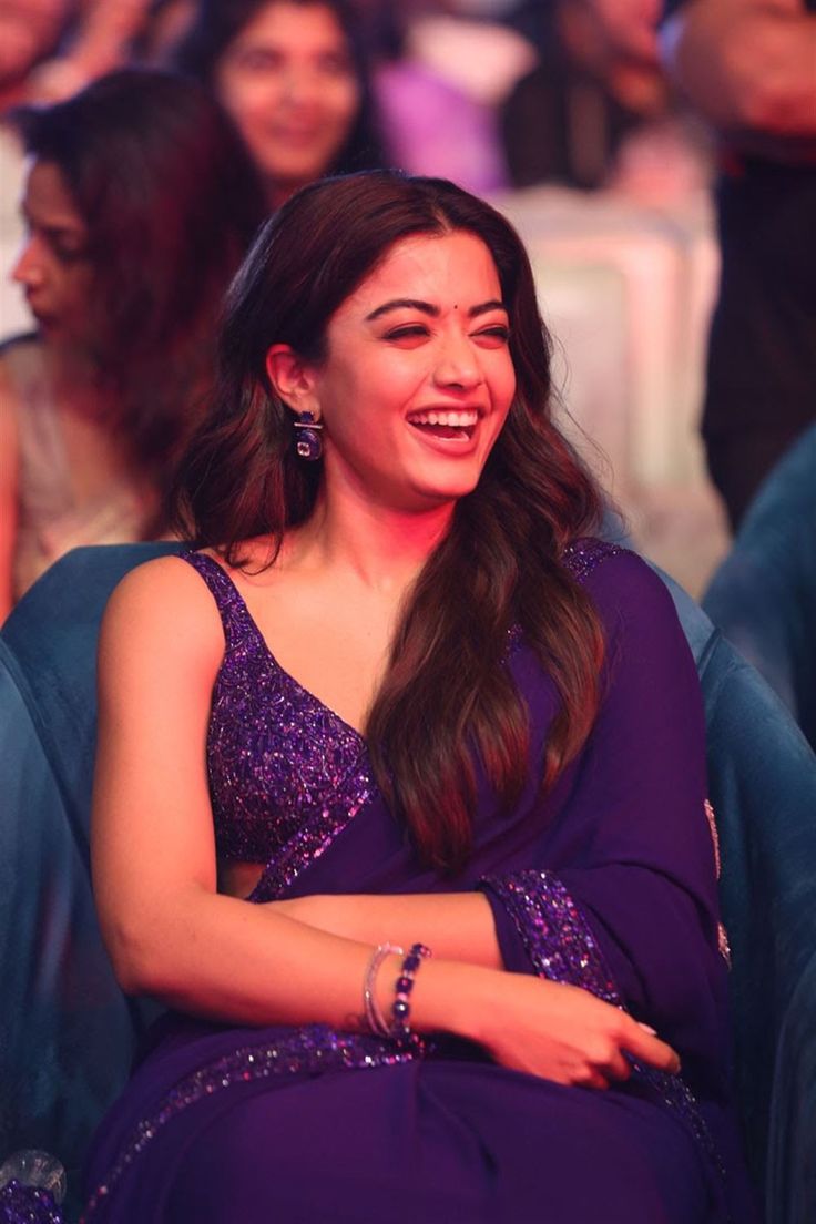 Own State People trolled you for not talking kannada properly . 
Some Btown People trolled you for your hindi accent . 
Some Tel &amp; Tam people trolled you for doing nothing to them . 

But you became silent , not even said 1 word against them. Stay strong girl.

#RashmikaMandanna