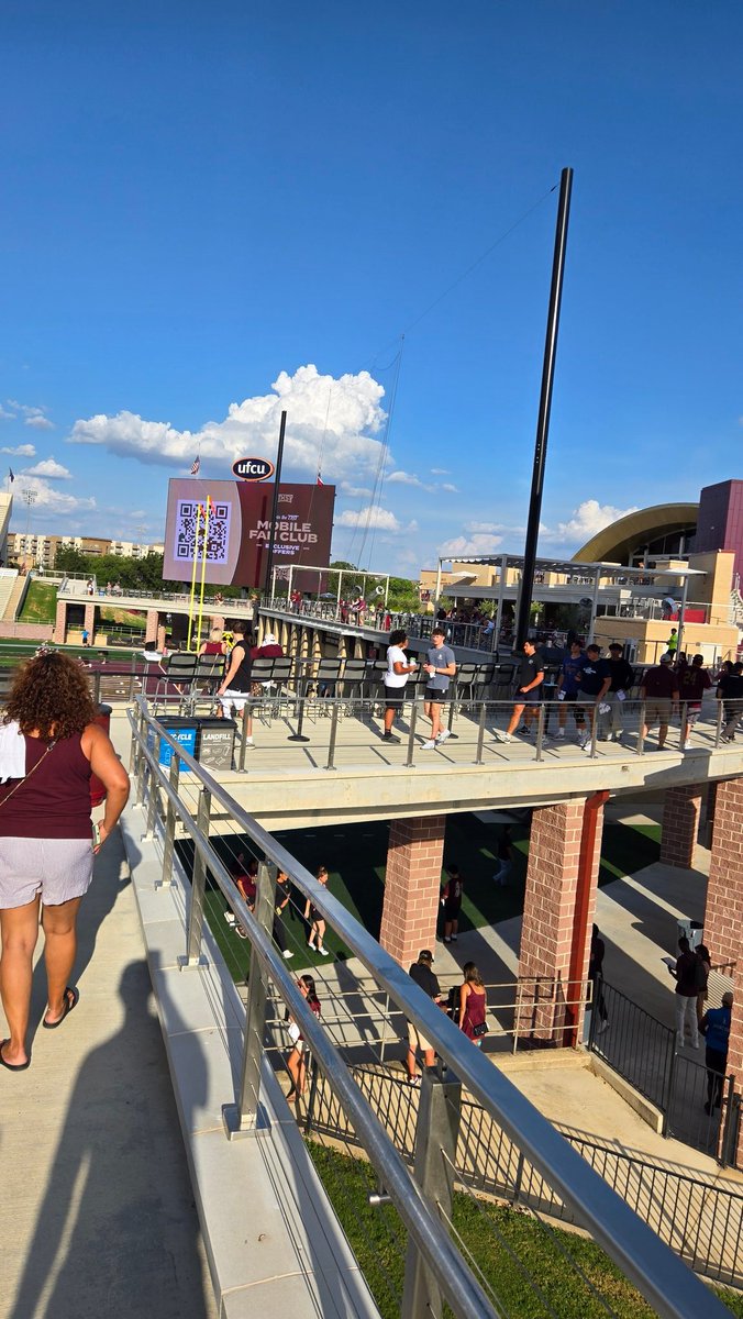 samborghini7's tweet photo. @TXSTATEFOOTBALL killer game day improvements
Second self serve kiosk: killer
New speakers: killer
New end zone complex: killer
Return of the kid zone: killer

BUT, could we move the fence by the KZ to the edge of the sidewalk? Hard to see the game while my kids jumped. @kdamp https://t.co/46ZnIFUnJC