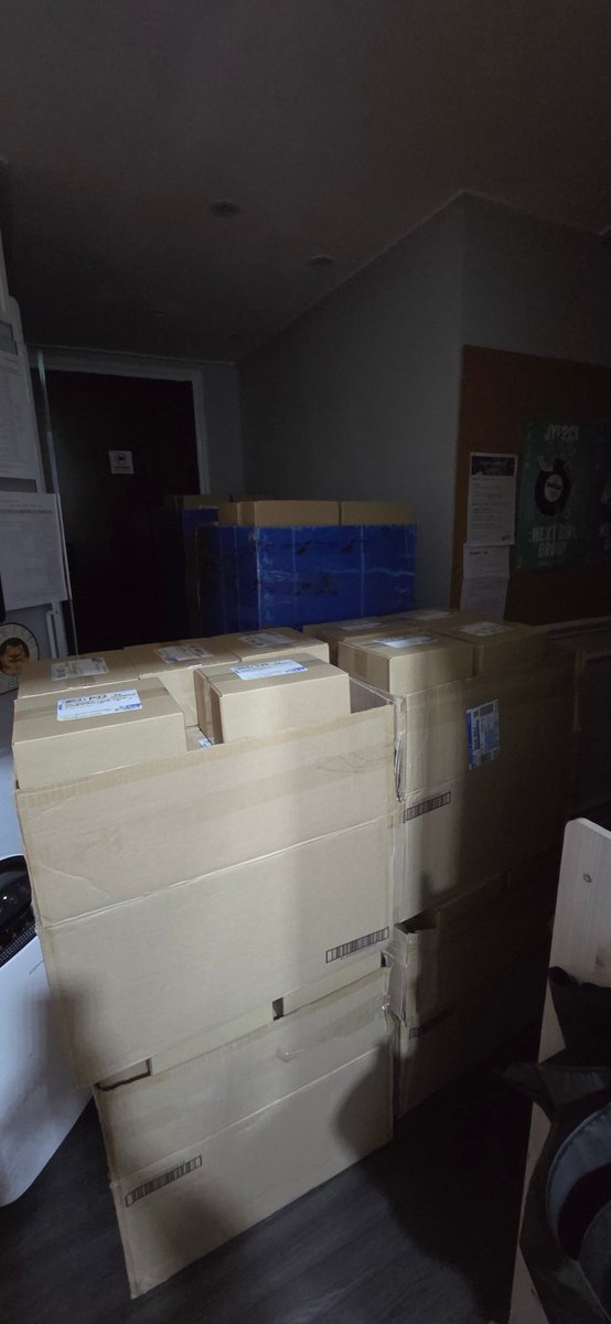 ulseom's tweet image. 포장박스 모자라서 68개 제외 총 1710개 출발