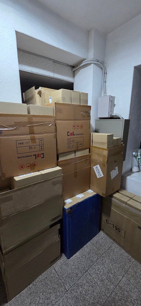 ulseom's tweet image. 포장박스 모자라서 68개 제외 총 1710개 출발