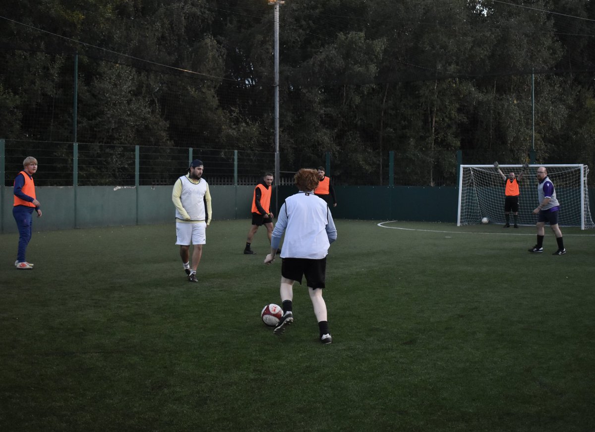 HeadStart tweet media