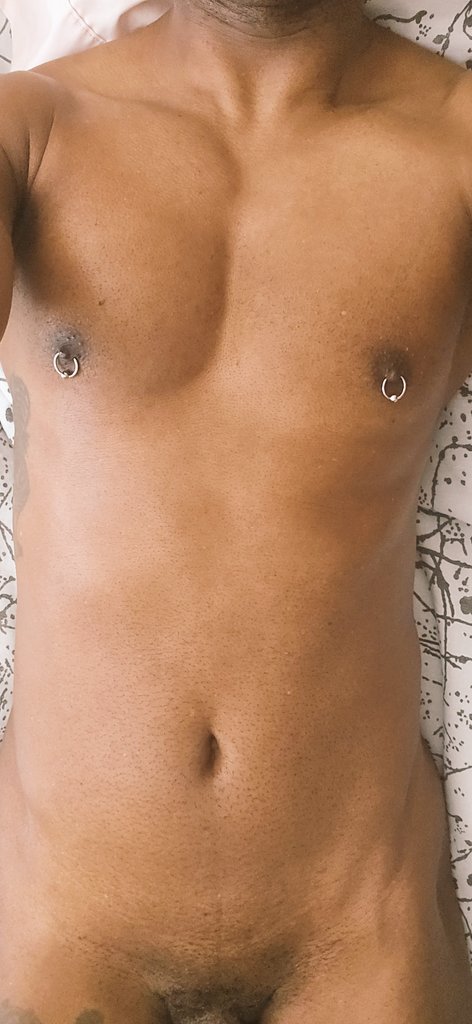 Shadows_16's tweet photo. Happy Sunday to all of the bottom daddies out there.  😈 #bottomdaddies #interracial #silverdaddy https://t.co/3iqfpfMbRA