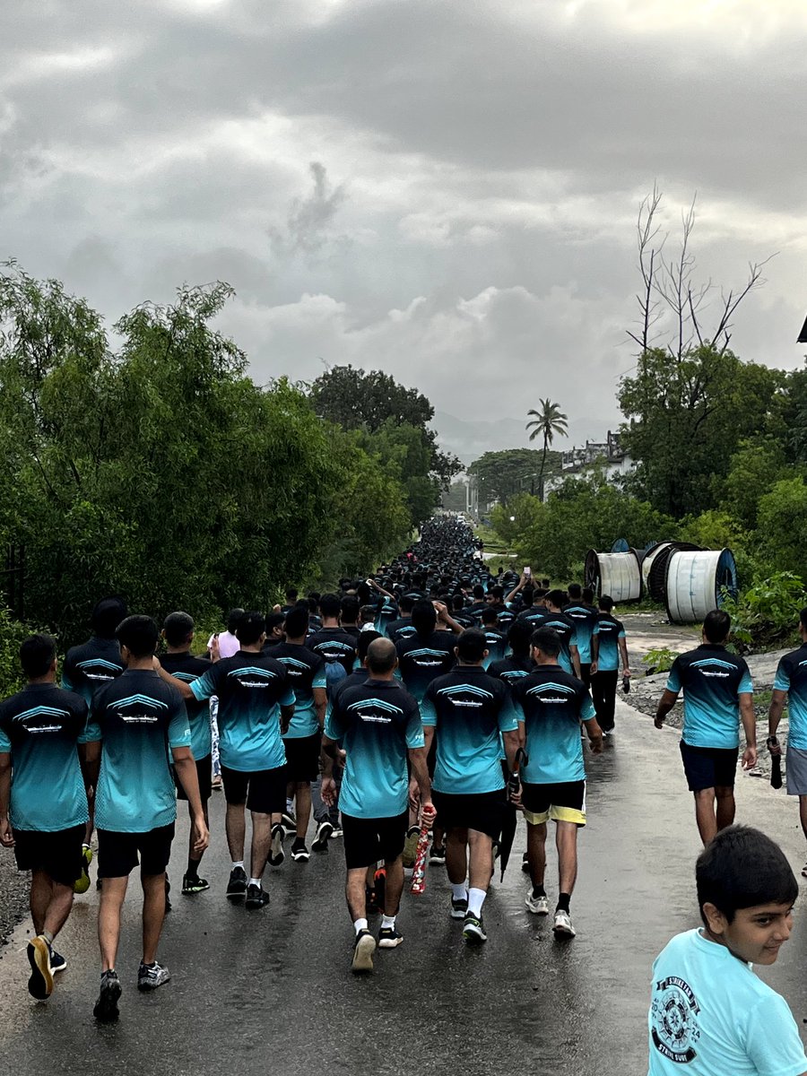 IN_Vikramaditya's tweet image. The rain, the clouds, the lush green, misty hills and the Monsoon Walk....!
#Vikramaditya family stepped together for an early morning #MonsoonWalk, reaping the health benefits of walking &amp;amp; exercising.

#SwordArm 
#IN_WNC 
#IndianNavy
#60DayPsychologicalFitnessChallenge