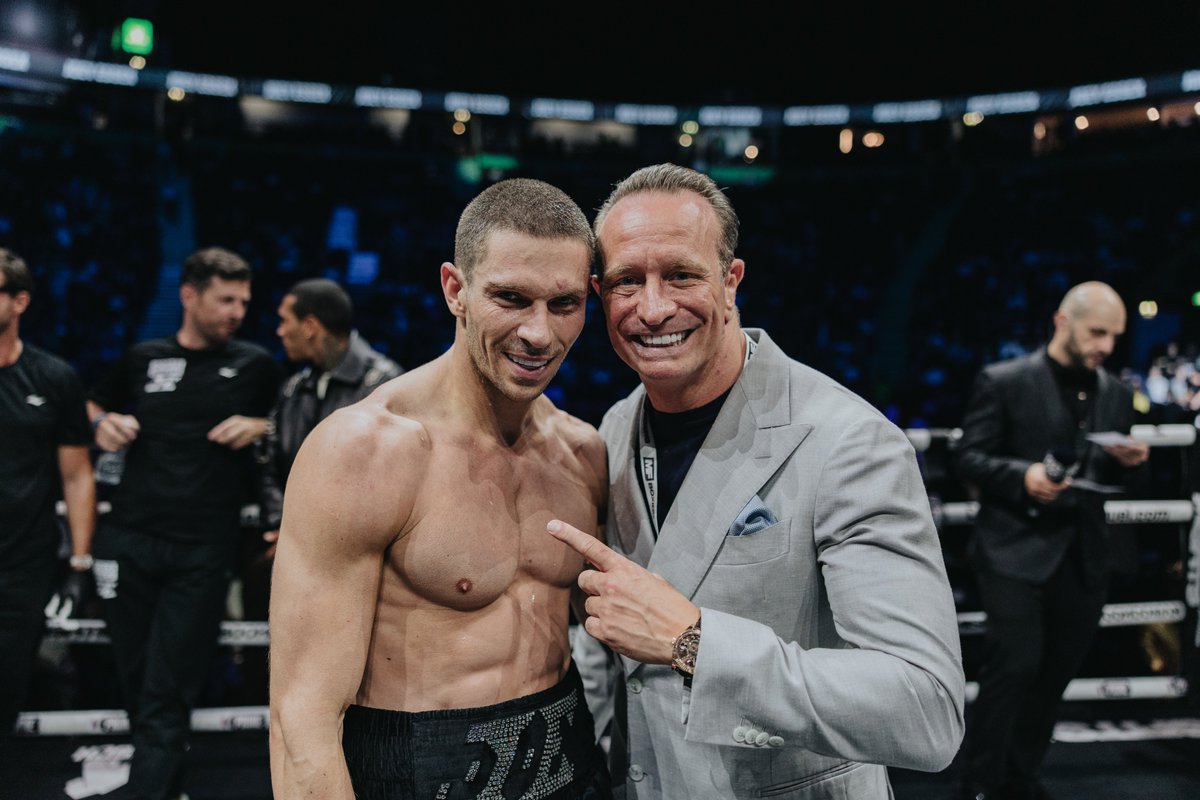 SauerlandBros's tweet photo. So proud of @JoeyEssex_  and Demi Sims and all those who made their boxing debuts last night. 🥊

The courage and commitment that takes can only ever be judged by those who have done it. Blessed to work with such amazing people 🙏 https://t.co/5jnSixcdiy