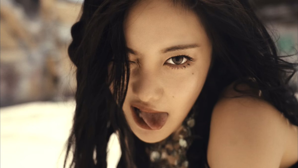 เซ็ตนักดนตรีว่าแรงแล้ว เซ็ตรถเครื่องคือสุดเข้าไปอีก เซ็กซี่แบบไม่กั๊กอะไรทั้งนั้น สะใจสุด