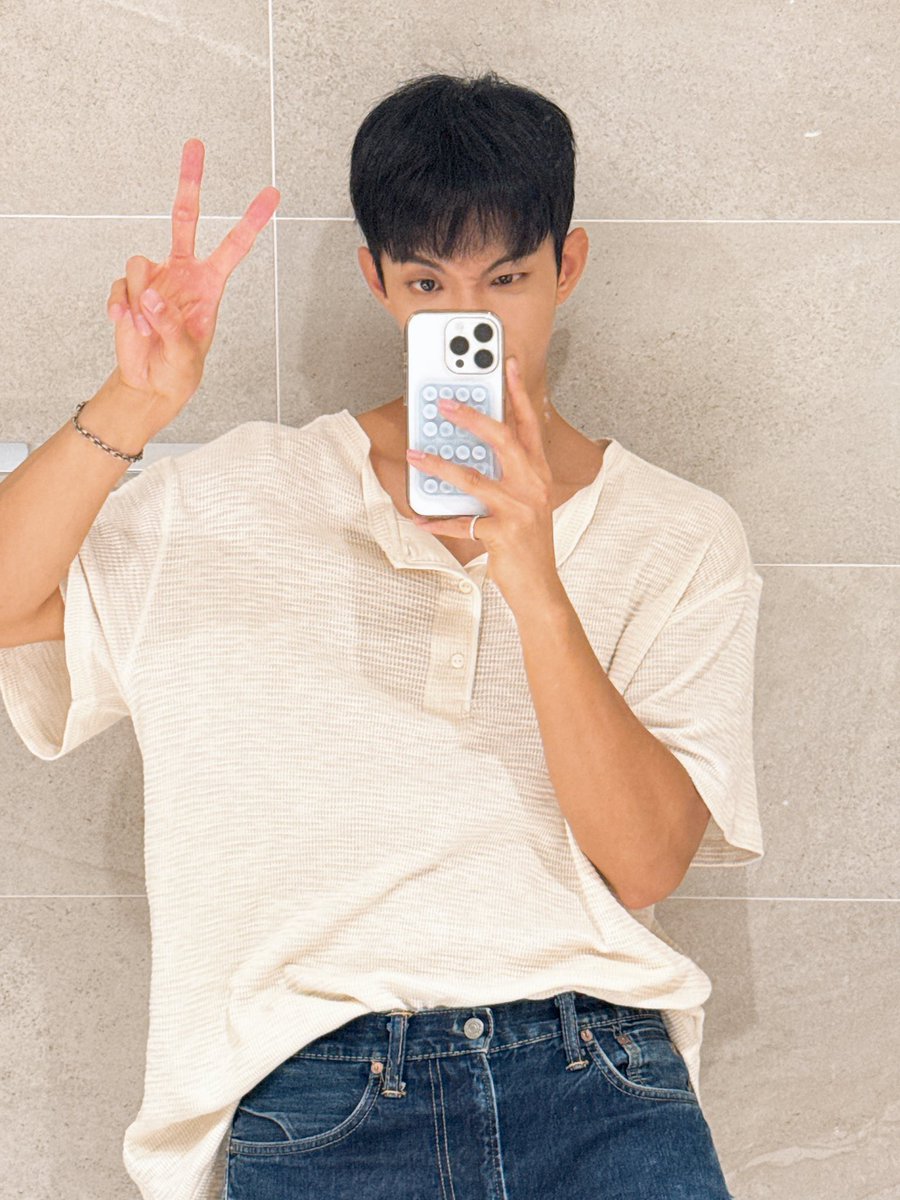 d0key_com's tweet photo. 아 진짜 미치겟다..ᵔࡇᵔ
겸떤 남자가 왜이리 착둥이임.. https://t.co/olJQDH8gM0