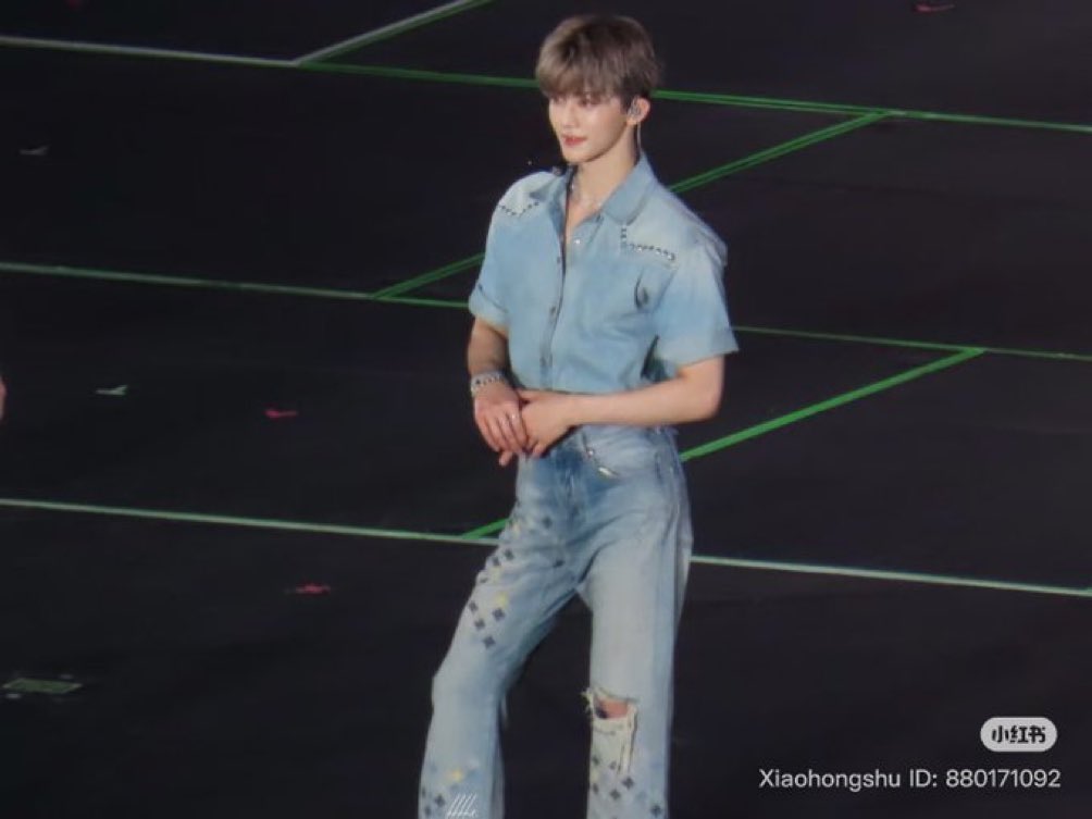 อยู่อย่างงั้นอะ