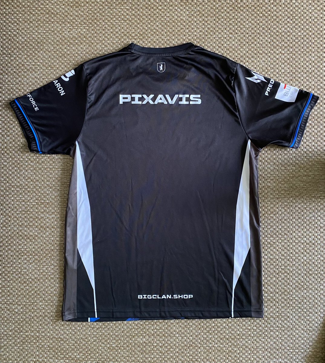 Da BIG 2 Pokale in 7 Tagen gewonnen hat, verlose ich 2 neue Trikots (L) mit meinem Namen auf dem Rücken 🥳

So könnt ihr teilnehmen:
1. Folgt <a href="/BIGCLANgg/">BIG</a> und <a href="/Pixavis_/">Pixavis | Nico</a> 
2. Retweetet diesen Post
3. Verlinkt den größten BIG Fan den ihr kennt
4. Wohnt in DE

Ende 03.09.25 18:00 Uhr