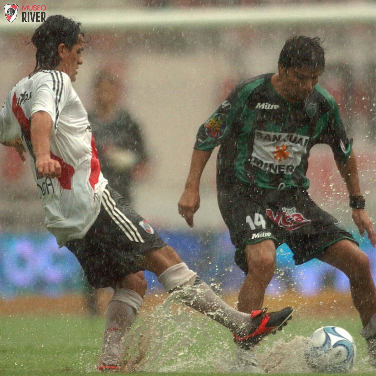 MuseoRiver's tweet photo. 🪄☔️ Ariel y la lluvia 🆚️ San Martín de San Juan.

🔙2️⃣0️⃣0️⃣8️⃣ https://t.co/UJ8RD1letk
