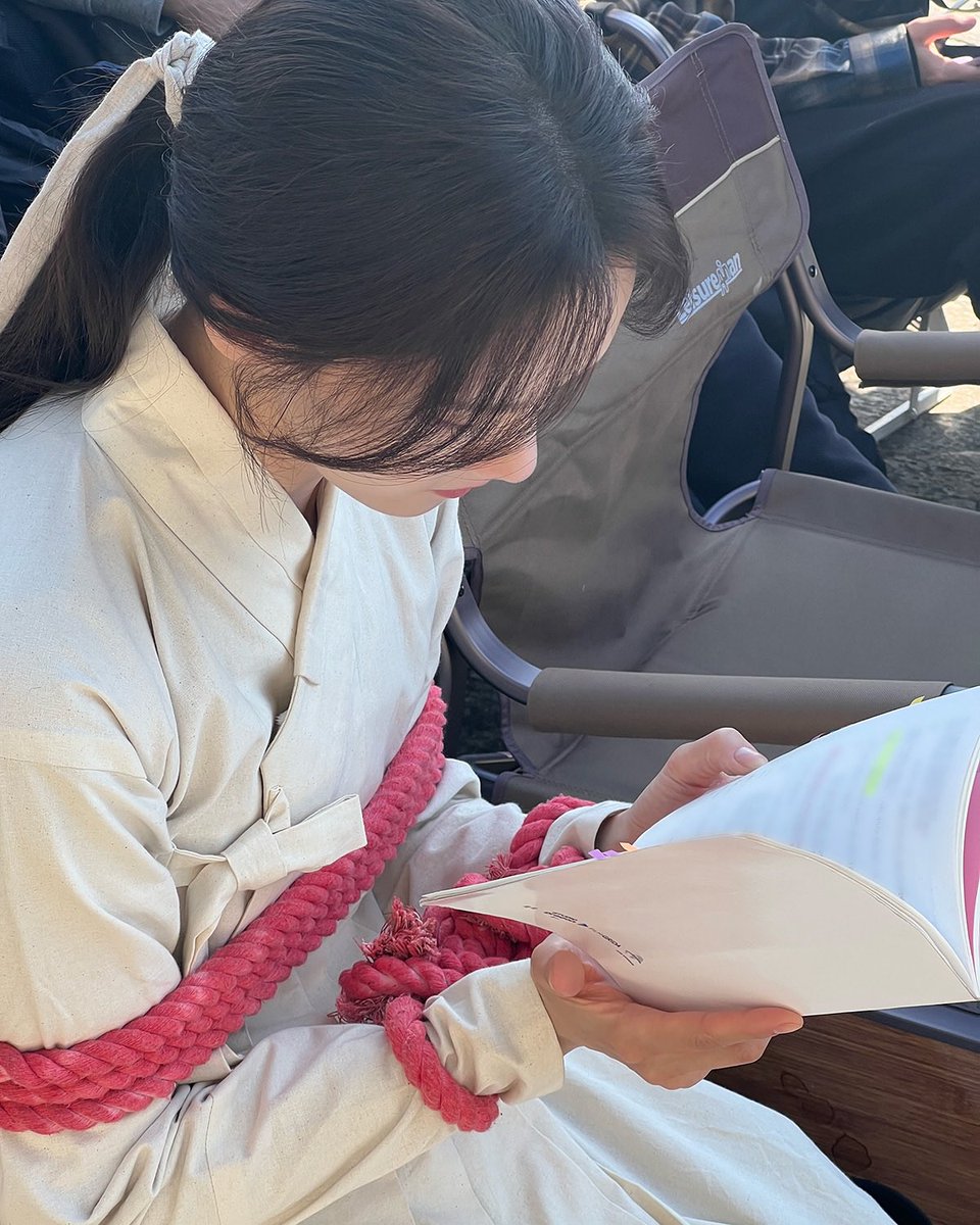 mingyushidae's tweet photo. 📷 Yoona Lim as Chef Jiyoung for tvNʼs Drama “Bon Appetit Your Majesty 폭군의 셰프” from Yoon SeoAhʼs Instagram Update. 

#폭군의셰프 #BonAppetitYourMajesty
#YOONA #윤아 #LIMYOONA #임윤아 https://t.co/IOYNIW86Dq