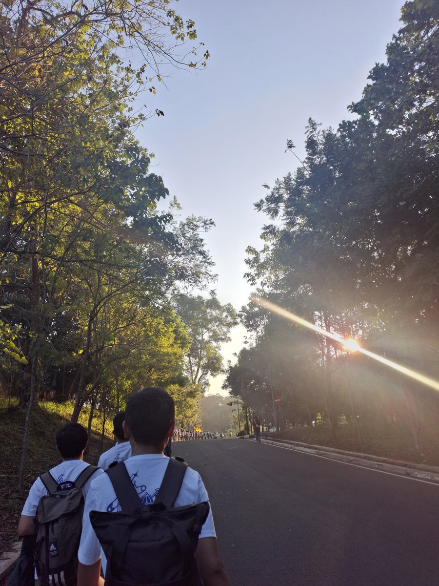 ujangtalas's tweet photo. OSKM DAY 2 sangad capek but atleast adem dan dpt mainan
tengkyu paragon
hal paling berkesan adalahh again n again lorong mentor
made friends with : Vito, Gathan, Rafi, Fadhil, Ibnu
#Day2MenjadiVenturions 
#LifeLongLearner 
#MengakarKuat
#OSKMITB2025 
#KATITB2025 https://t.co/FDW26TXcfV