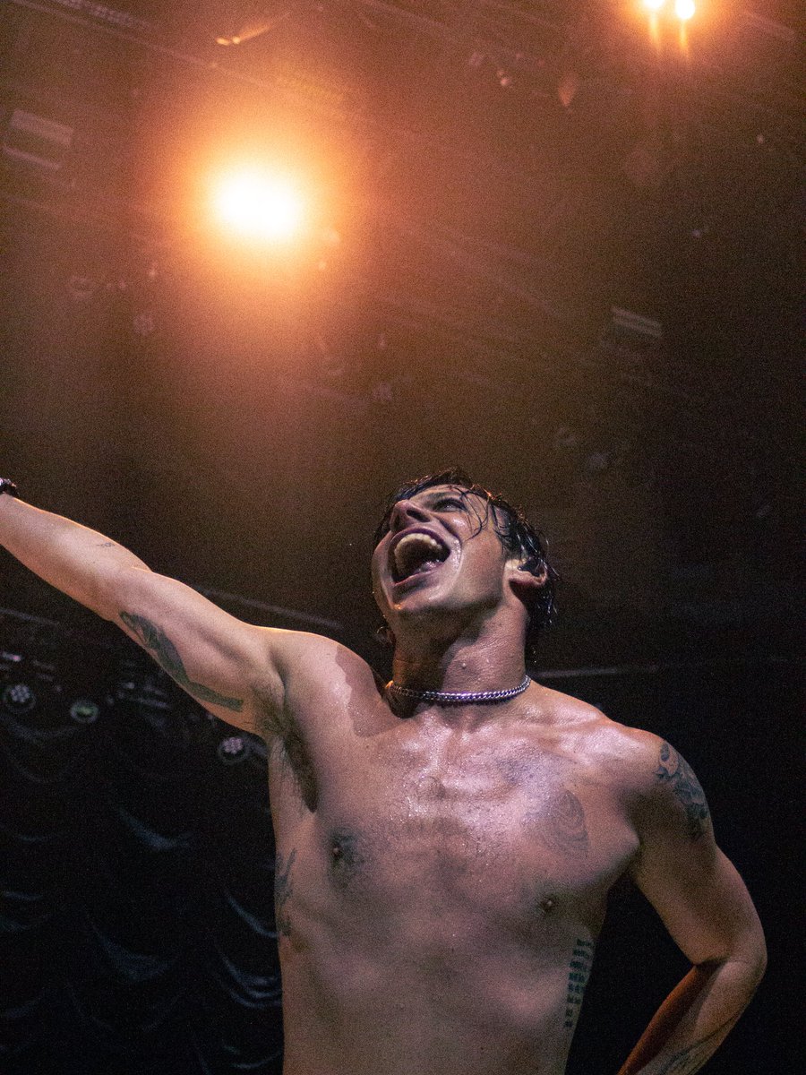 ollieinfocus's tweet photo. yungblud in austin last night was pure magic. keep an eye on for my full coverage + review of “are you ready boy?” https://t.co/O0iI8If9Nj