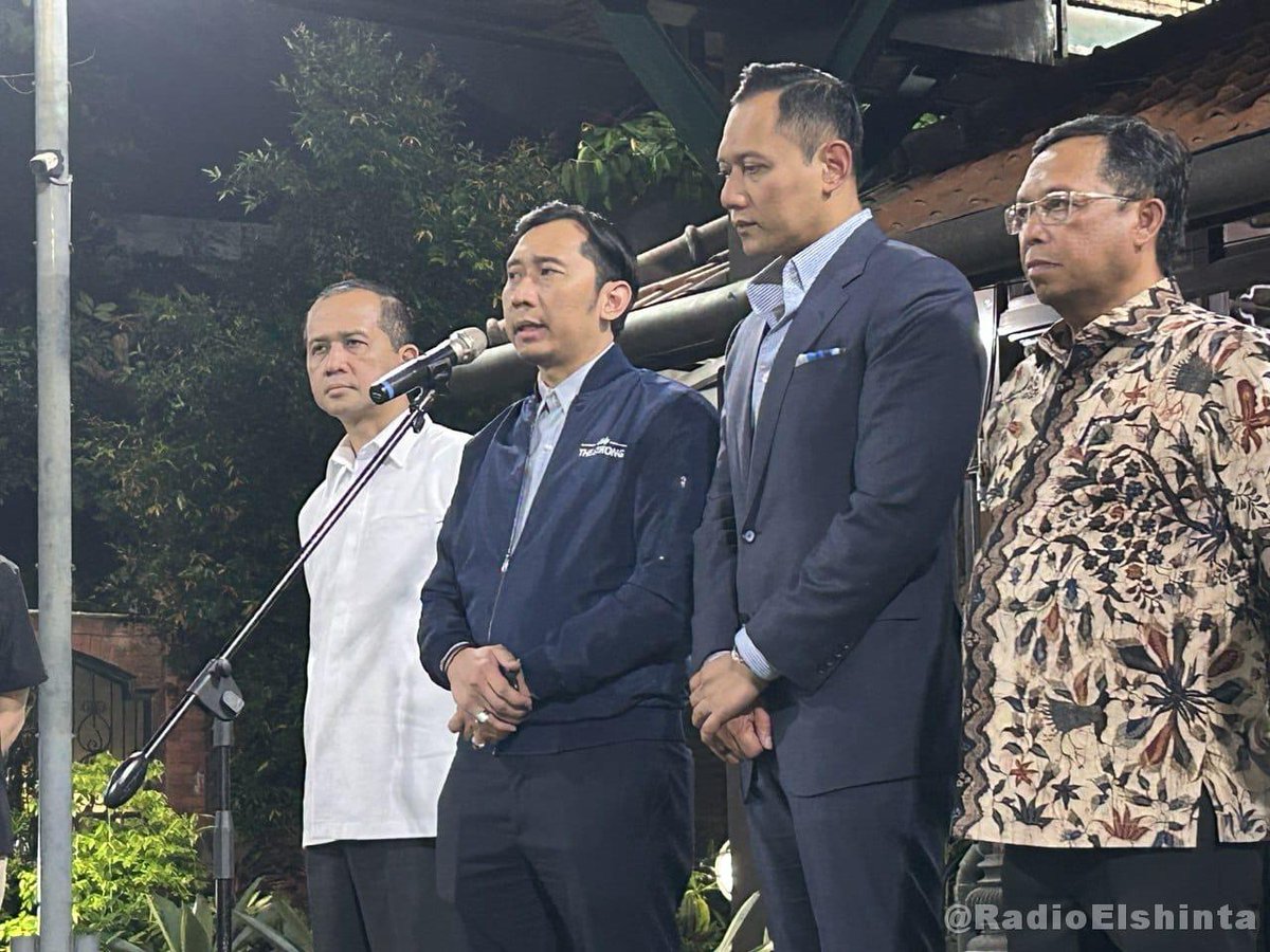 RadioElshinta's tweet photo. Partai Demokrat menegaskan mendukung percepatan pembahasan Rancangan Undang-Undang (RUU) Perampasan Aset yang sejatinya sudah masuk dalam program legislasi nasional (prolegnas) DPR RI. Hal itu disampaikan Ketua Fraksi Partai Demokrat di DPR RI Edhie Baskoro Yudhoyono, Minggu (31/8) malam. 📸Ard
#KitaJagaIndonesia #JagaIndonesia #BeritaElshinta