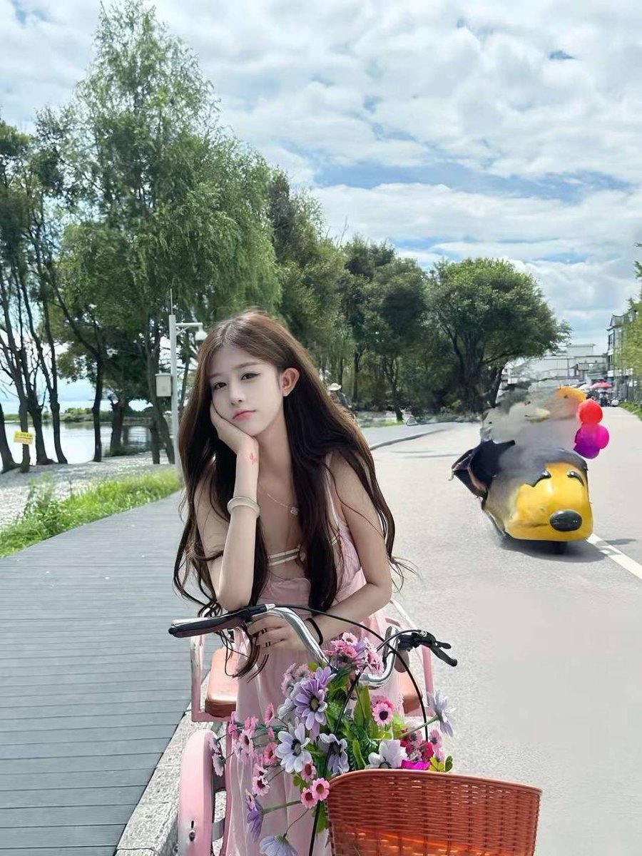 福利姬灵灵全球cos外围经济（全国独家资源）分享的黄推图片3 - 网红私拍内容