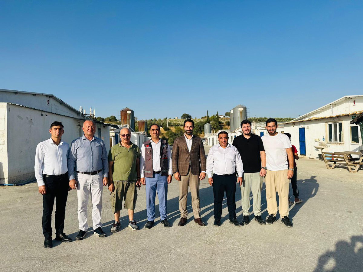 Kırsal kalkınma destekleriyle üretimde sürdürülebilirliği yakalayan örnek işletmelerimizden Neptün Tavukçuluk’u ziyaret ettik.

TKDK desteğiyle kurdukları güneş enerji panelleri sayesinde kendi elektrik ihtiyaçlarını tamamen karşılayan bu modern tesis, hem doğaya saygılı üretimi