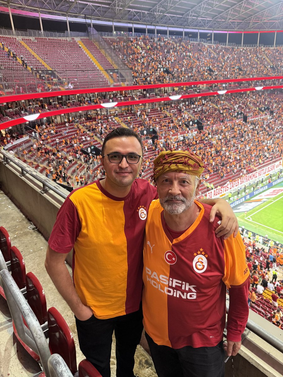 Yüreği güzel insan💛❤️ <a href="/romerkukner/">Reşit Ömer Kükner</a>