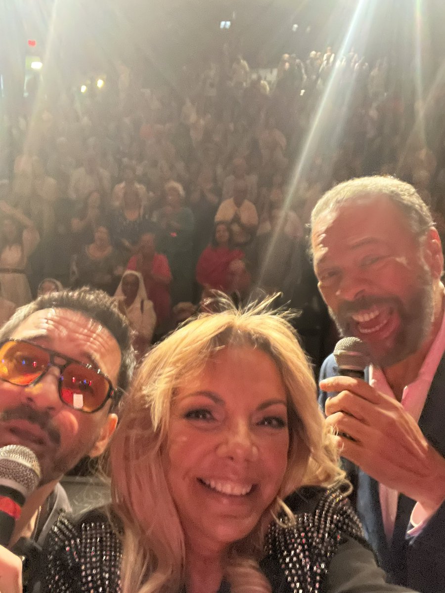 dagmar (@2dagmardagmar) on Twitter photo Nos fuimos con el corazón lleno !!
El público cantó, bailó y rió !!
Un momento mágico!!
Amo y es un honor cantar junto al maestro <a href="/CuccoPena/">Ángel “Cucco” Peña</a> y Juan Vélez
Gracias !! Nos fuimos con el corazón lleno !!
El público cantó, bailó y rió !!
Un momento mágico!!
Amo y es un honor cantar junto al maestro <a href="/CuccoPena/">Ángel “Cucco” Peña</a> y Juan Vélez
Gracias !!