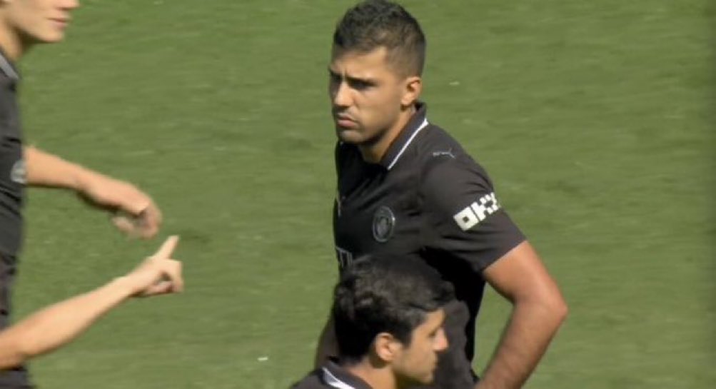 « Rodri mérite le ballon d’or pske Manchester City n’arrive pas à gagner sans lui »

Rodri titulaire aujourd’hui :