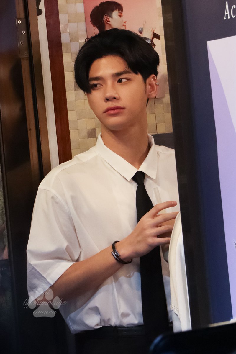 本当お顔が小さかった…

#DoctorsMine #LongArm
#Longlee #ArmChaiyapat
<a href="/LongshiLee7/">LongLee</a> <a href="/Arm_Chaiyapat/">Chaiyapat</a> 
#หมอน่ารักคนนี้เป็นของผม
#タイ茶房