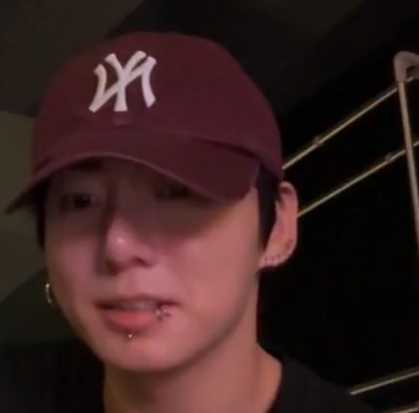 JK NEW PIERCING HELLOOOOO